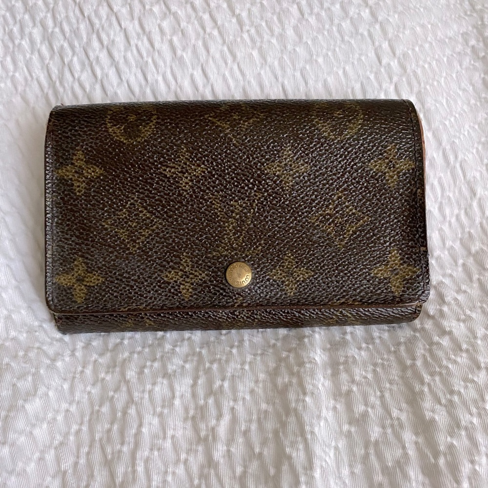 LV MONO EMILIE LEATHER SNAP WALLET